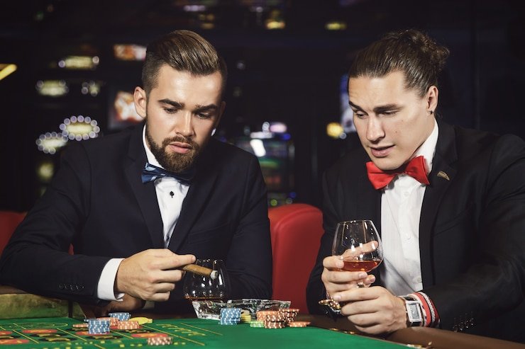 totocash platform interface showing slot games, live-dealer tables, and sportsbook markets